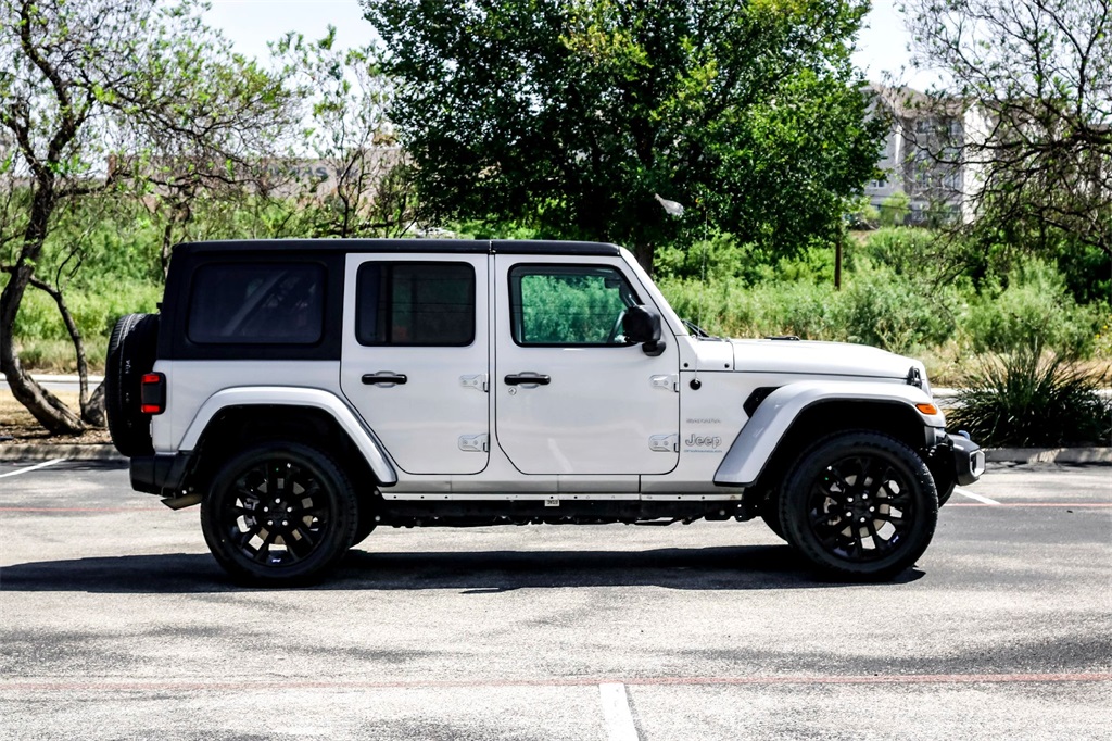 2023 Jeep Wrangler Sahara 4xe photo 3