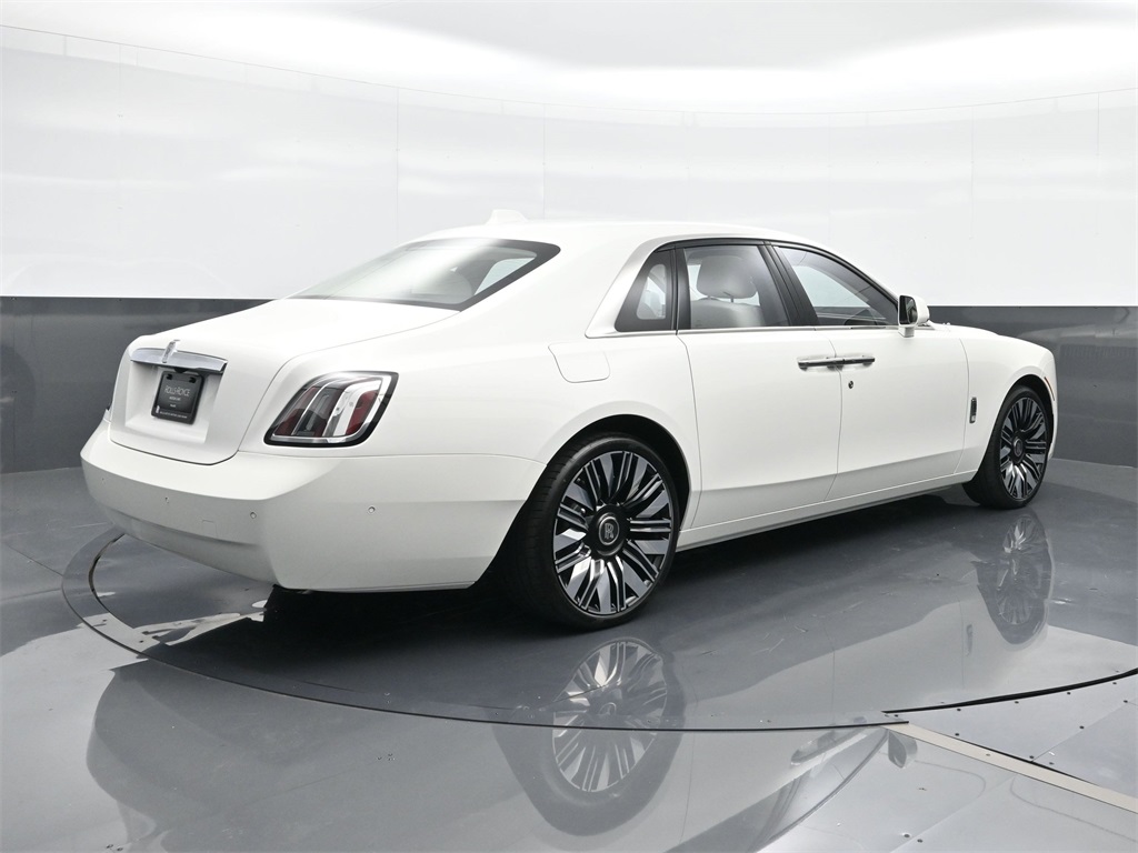 2025 Rolls Royce Ghost RR photo 2