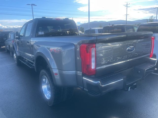 2026 Ford F-450 photo 3