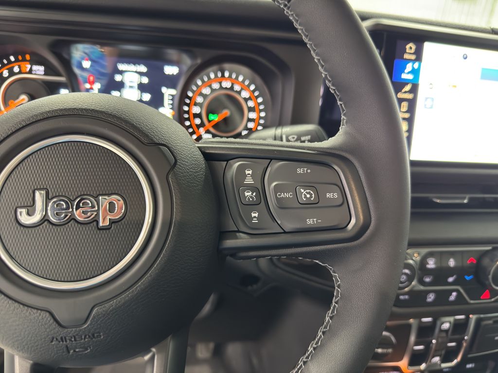 2025 Jeep Gladiator Willys photo 23