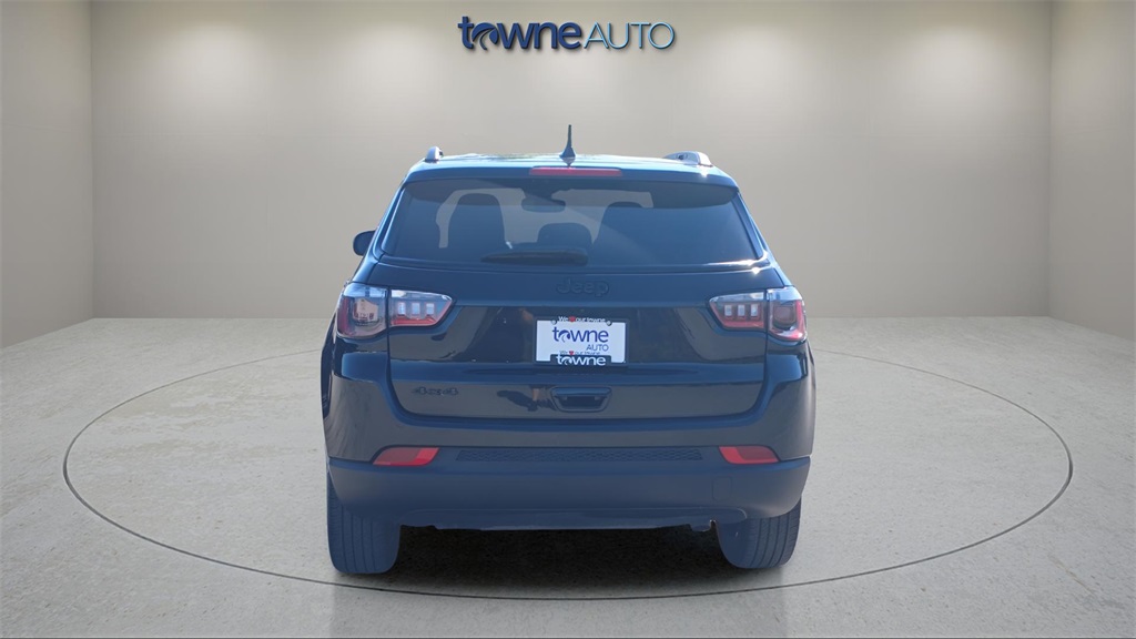 2023 Jeep Compass Altitude photo 3