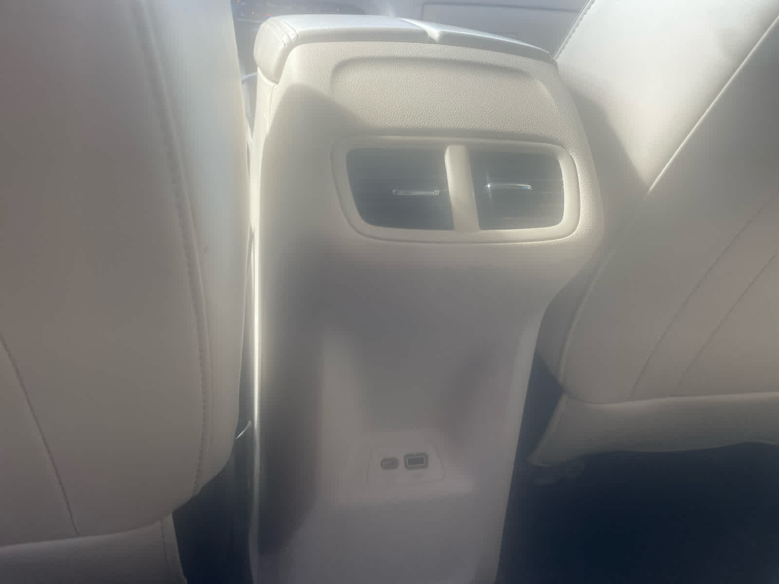 2023 Buick Envision Essence photo 10