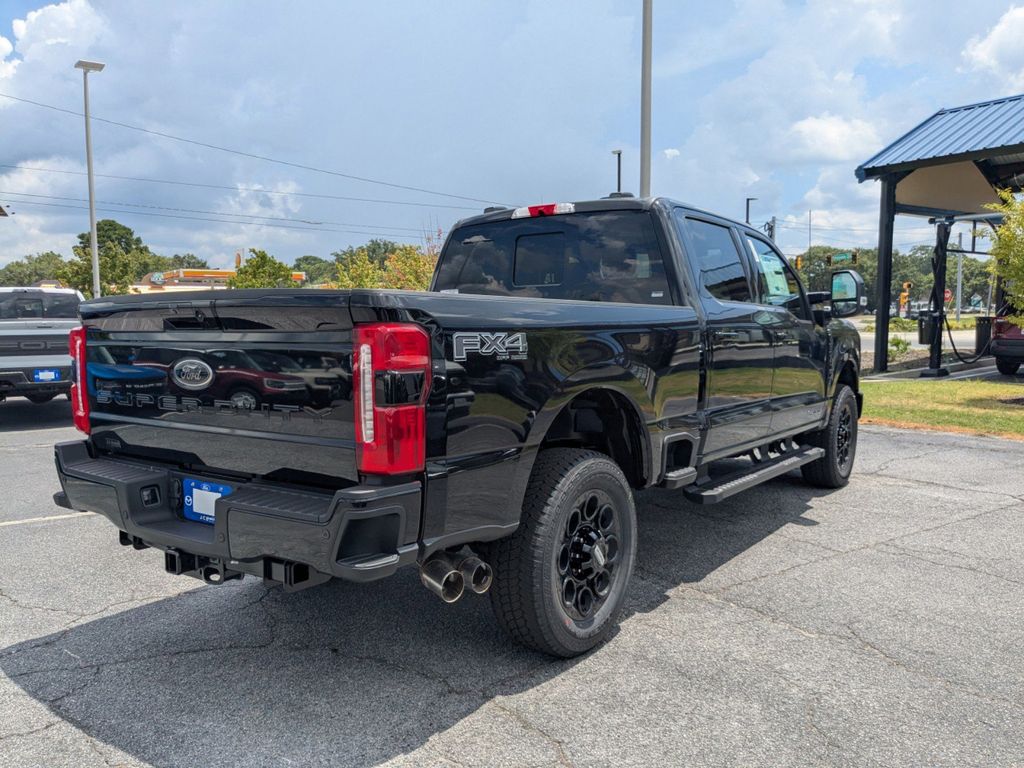 2025 Ford F-350 Lariat photo 4