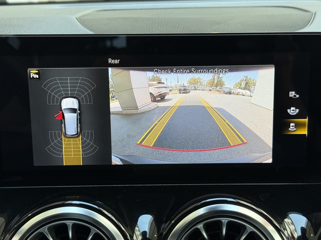 2023 Mercedes Benz EQB photo 24