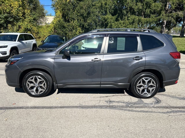 2020 Subaru Forester Premium photo 2