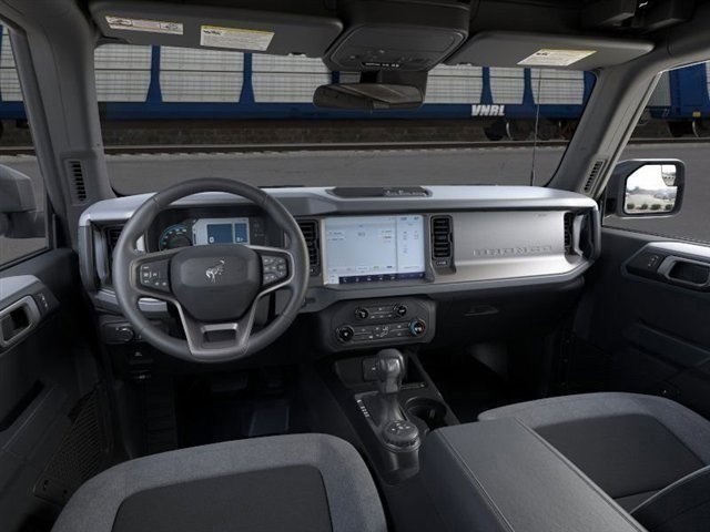 2025 Ford Bronco Base photo 38