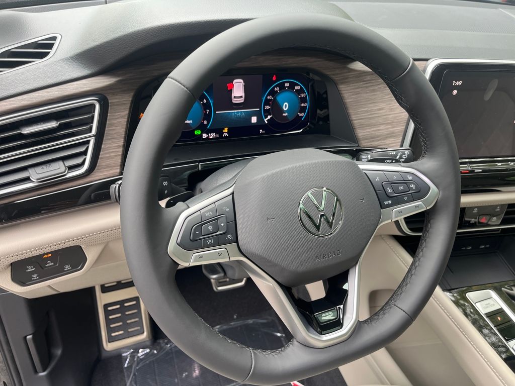 2026 Volkswagen Atlas SEL Premium R-Line photo 8