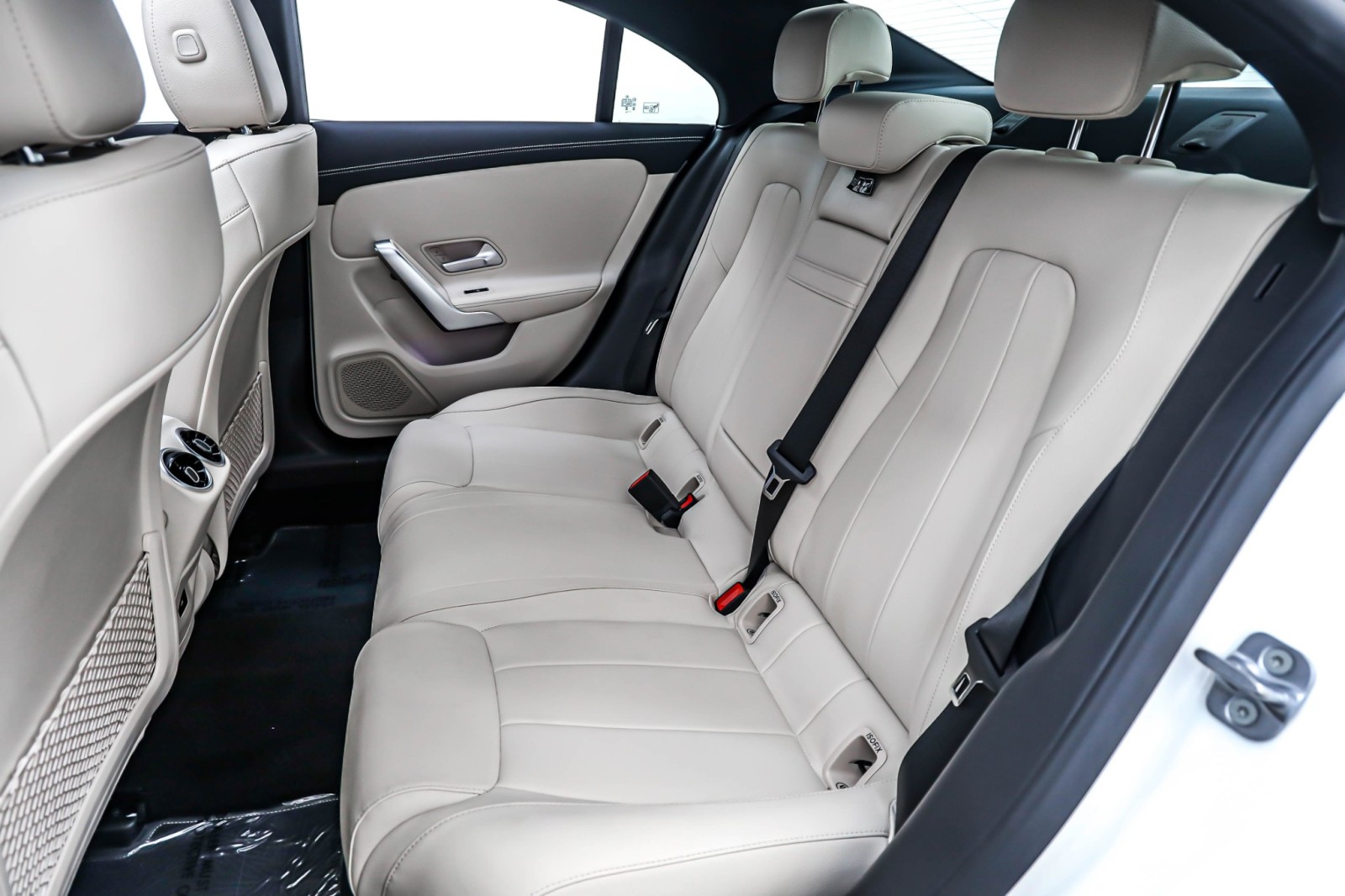 2025 Mercedes Benz CLA 250 photo 8
