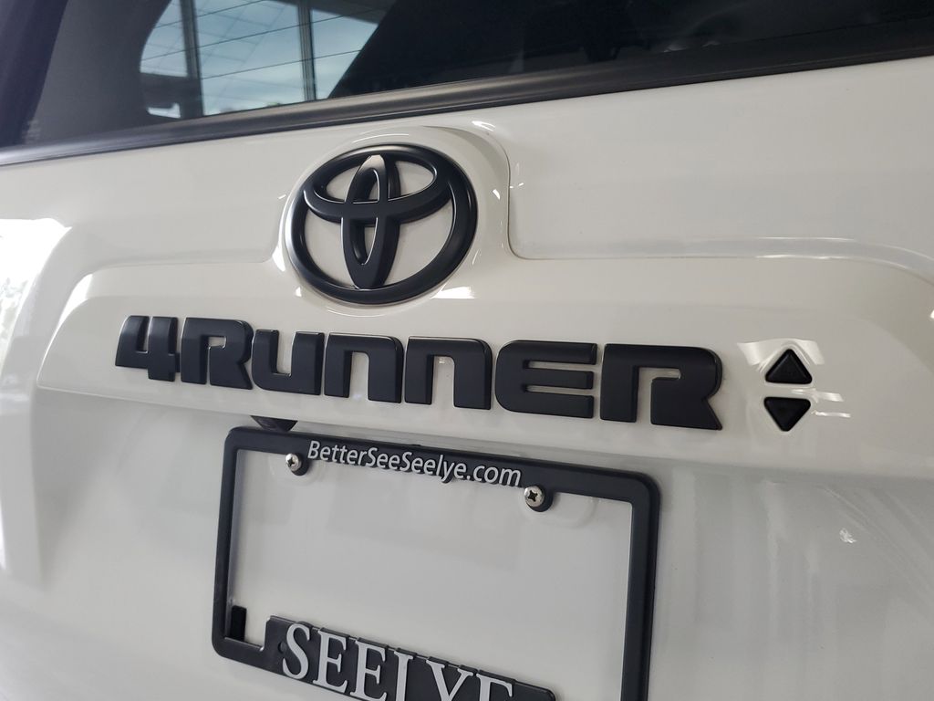 2024 Toyota 4Runner SR5 photo 6