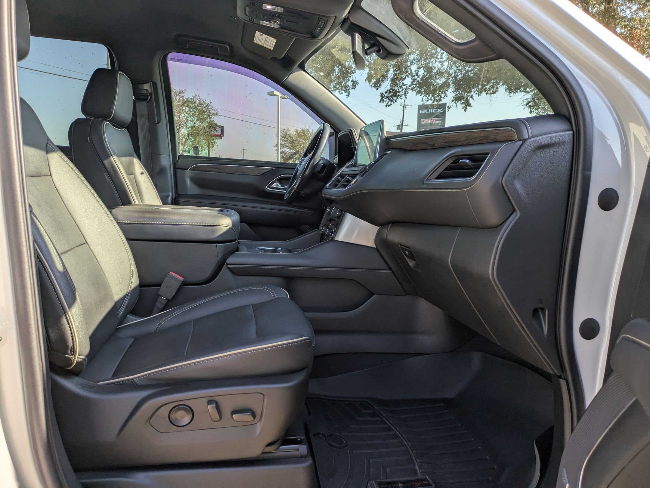 2022 Chevrolet Tahoe Premier photo 29