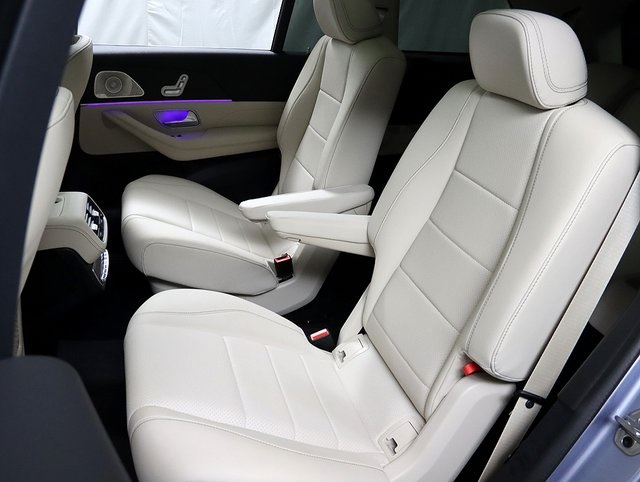 2025 Mercedes Benz GLS 450 4MATIC photo 12