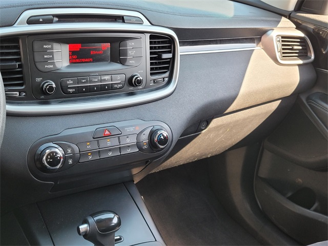 2016 Kia Sorento L photo 23