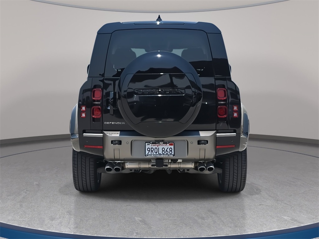 2025 Land Rover Defender 110 X-Dynamic SE photo 3