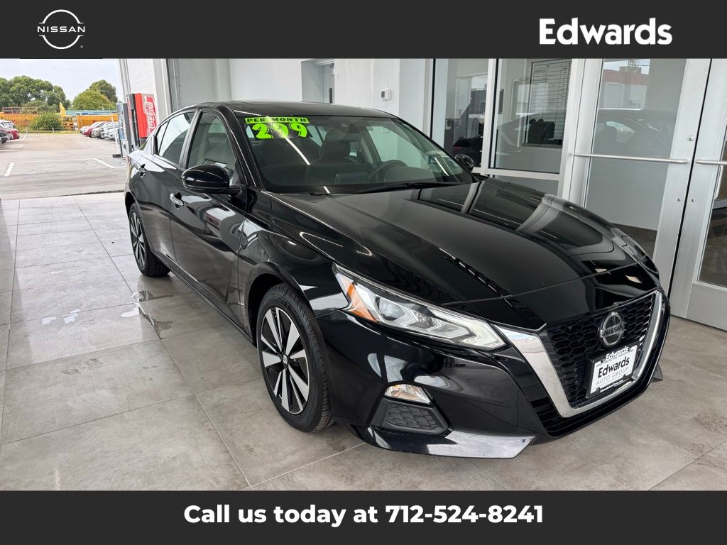 2022 Nissan Altima 2.5 SV photo 2