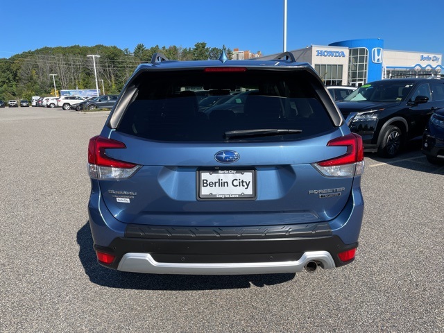 2020 Subaru Forester Touring photo 5