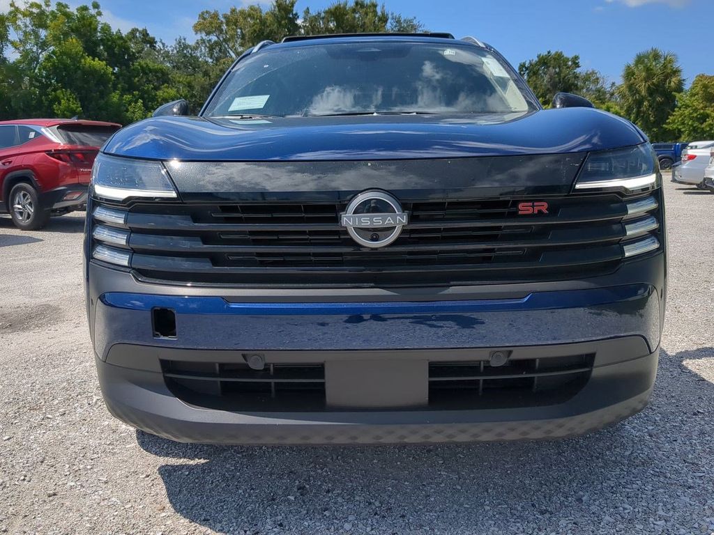 2026 Nissan Kicks SR photo 2