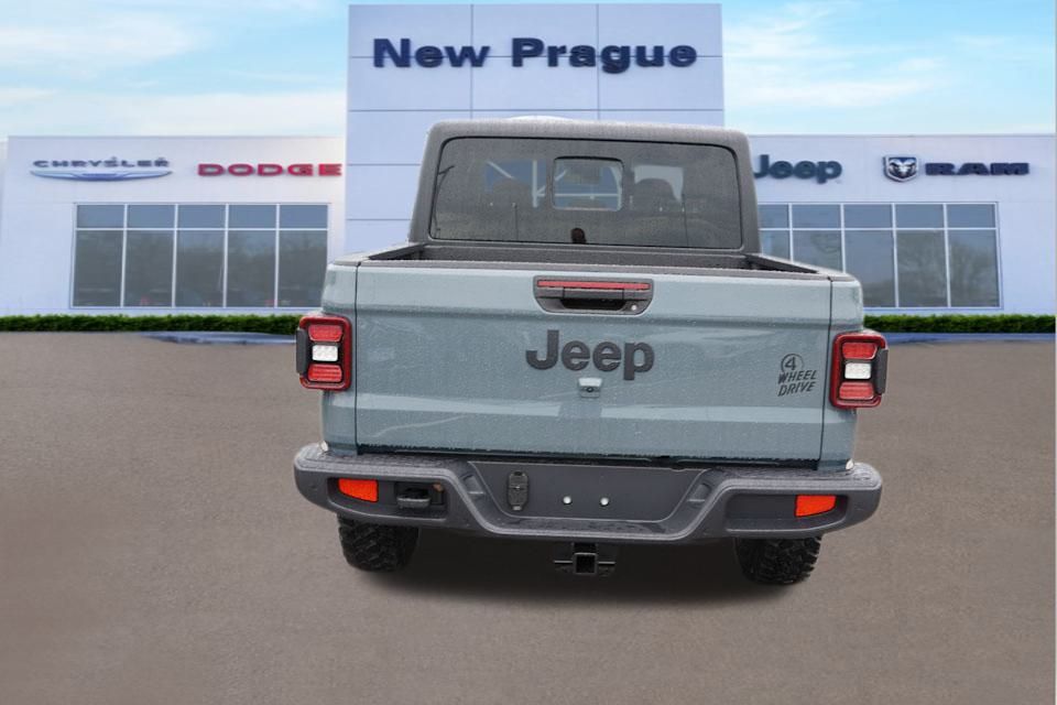 2025 Jeep Gladiator Willys photo 3