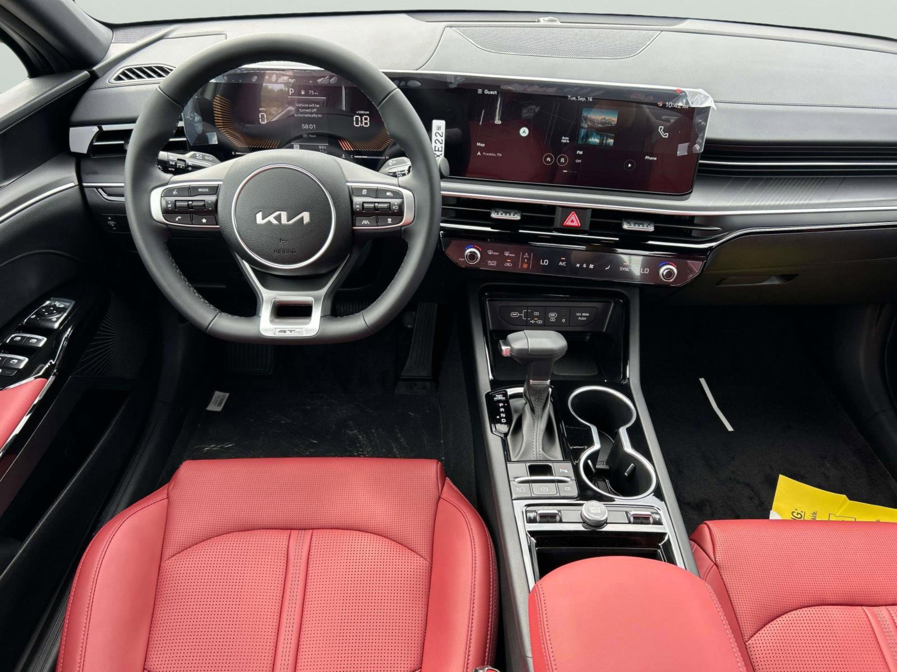 2026 Kia K5 GT-Line photo 9