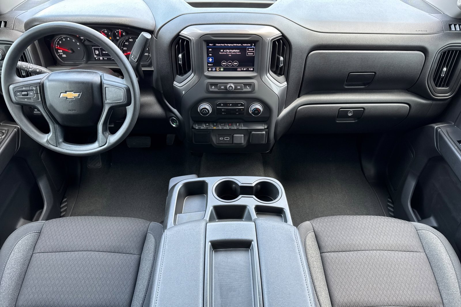 2025 Chevrolet Silverado Custom photo 13