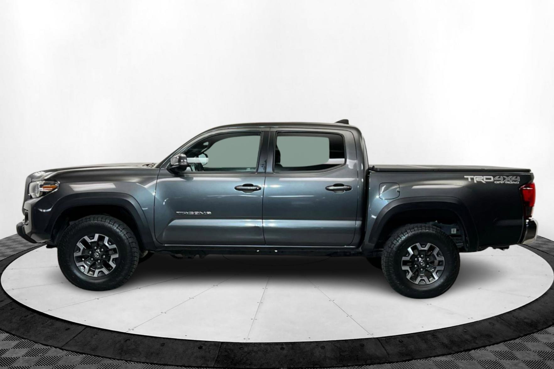 2016 Toyota Tacoma SR5 Sport TRD Pro photo 2