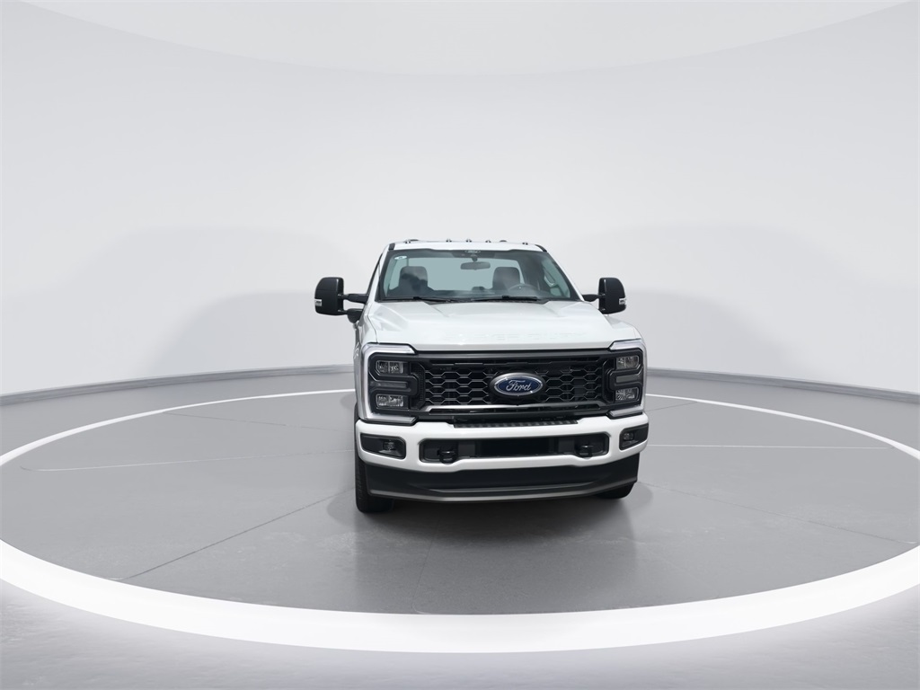 2025 Ford F-250 XL photo 3