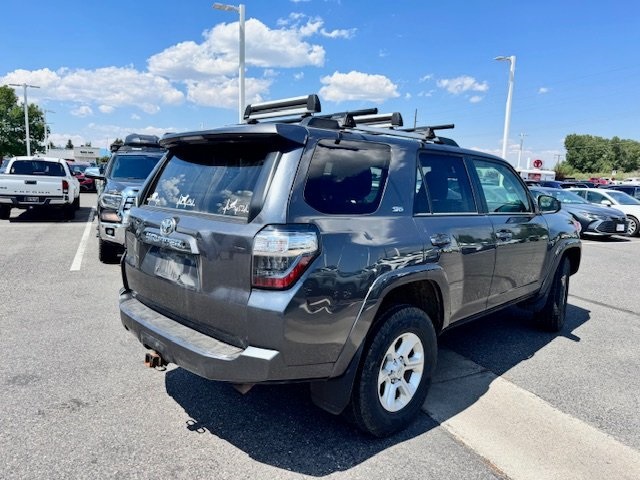 2019 Toyota 4Runner SR5 photo 2