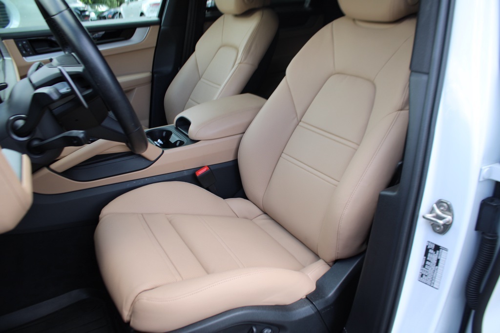 2024 Porsche Cayenne Coupe S photo 5