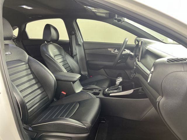 2023 Kia Forte GT-Line photo 25