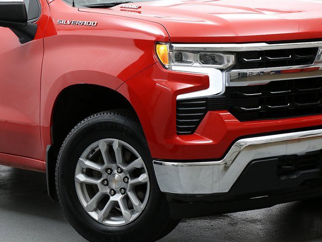 2023 Chevrolet Silverado 1500 LT photo 3