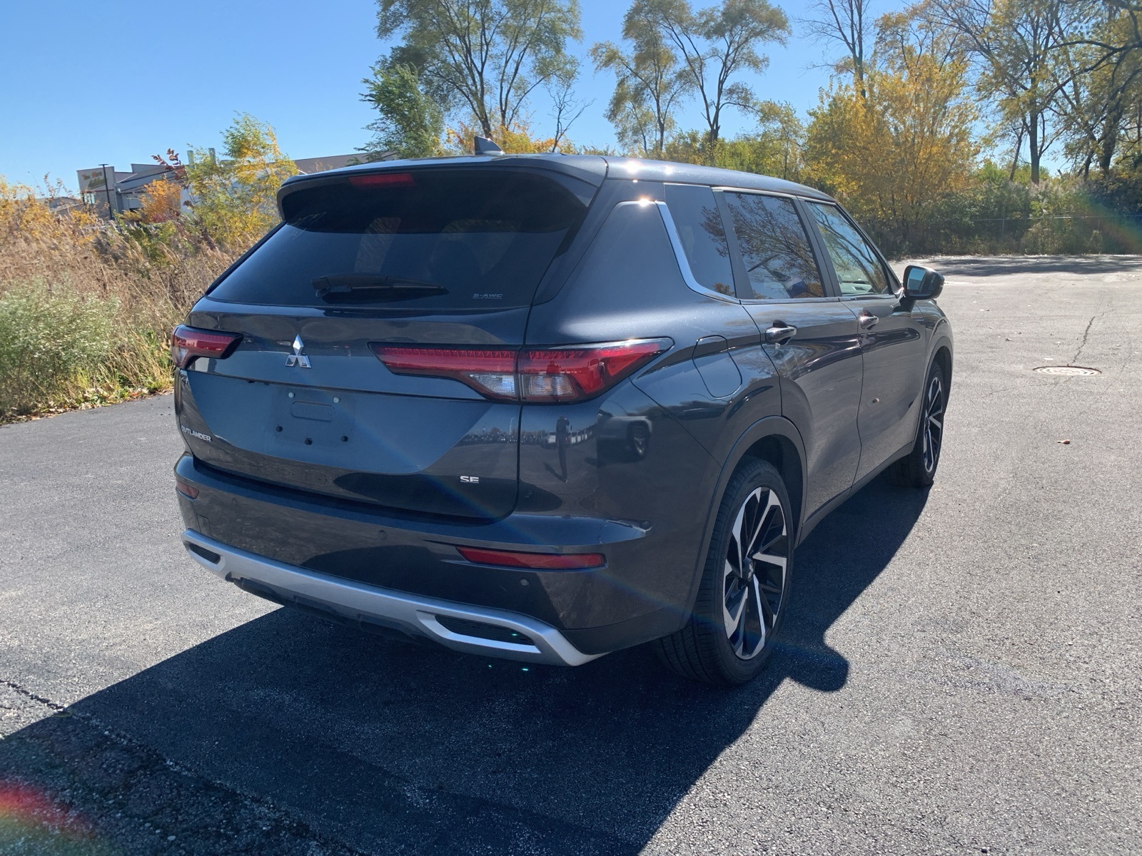 2024 Mitsubishi Outlander SE photo 4