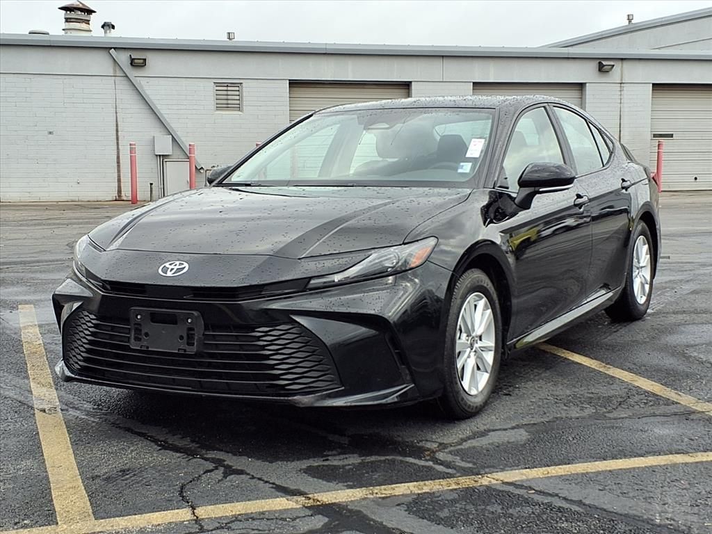 Used 2025 Toyota Camry LE with VIN 4T1DAACK0SU088833 for sale in Kansas City