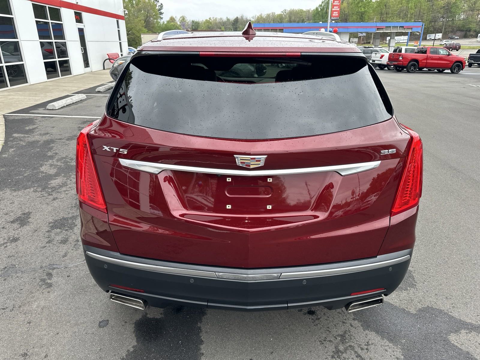 PreOwned 2017 Cadillac XT5 Luxury FWD Sport Utility in Roxboro 102417