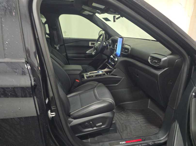 2023 Ford Explorer ST photo 8