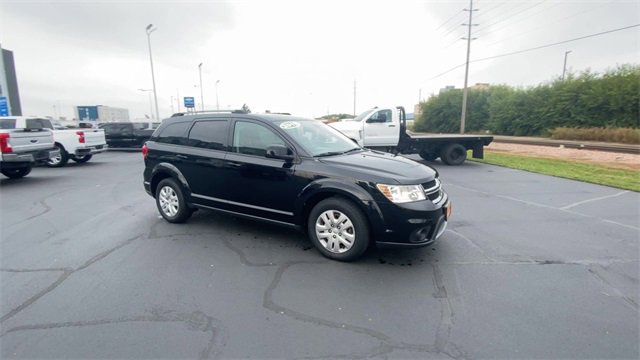 Used 2019 Dodge Journey SE with VIN 3C4PDCBB4KT774244 for sale in Sioux City, IA
