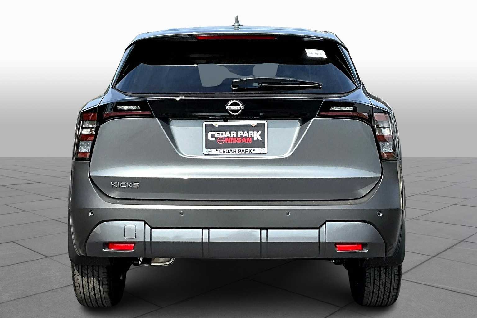 2025 Nissan Kicks SV photo 3