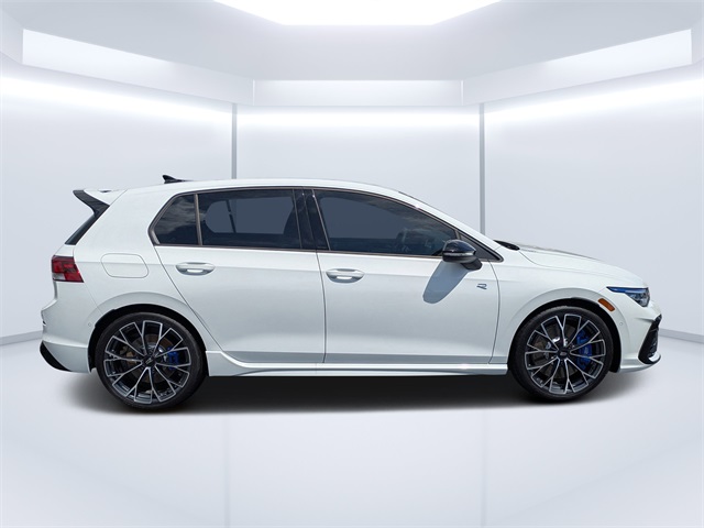 2025 Volkswagen Golf R 2.0 TSI photo 2