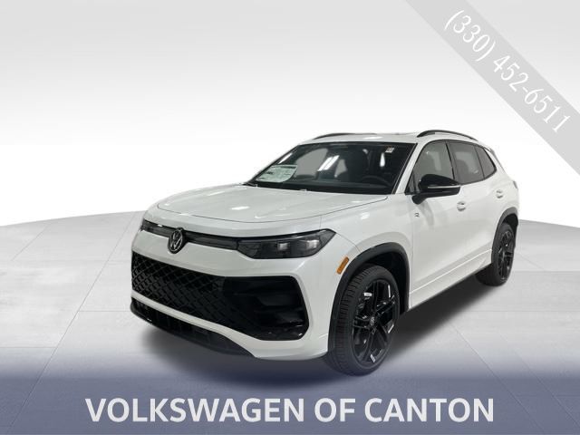 2025 Volkswagen Tiguan SE R-LINE BLACK's photo