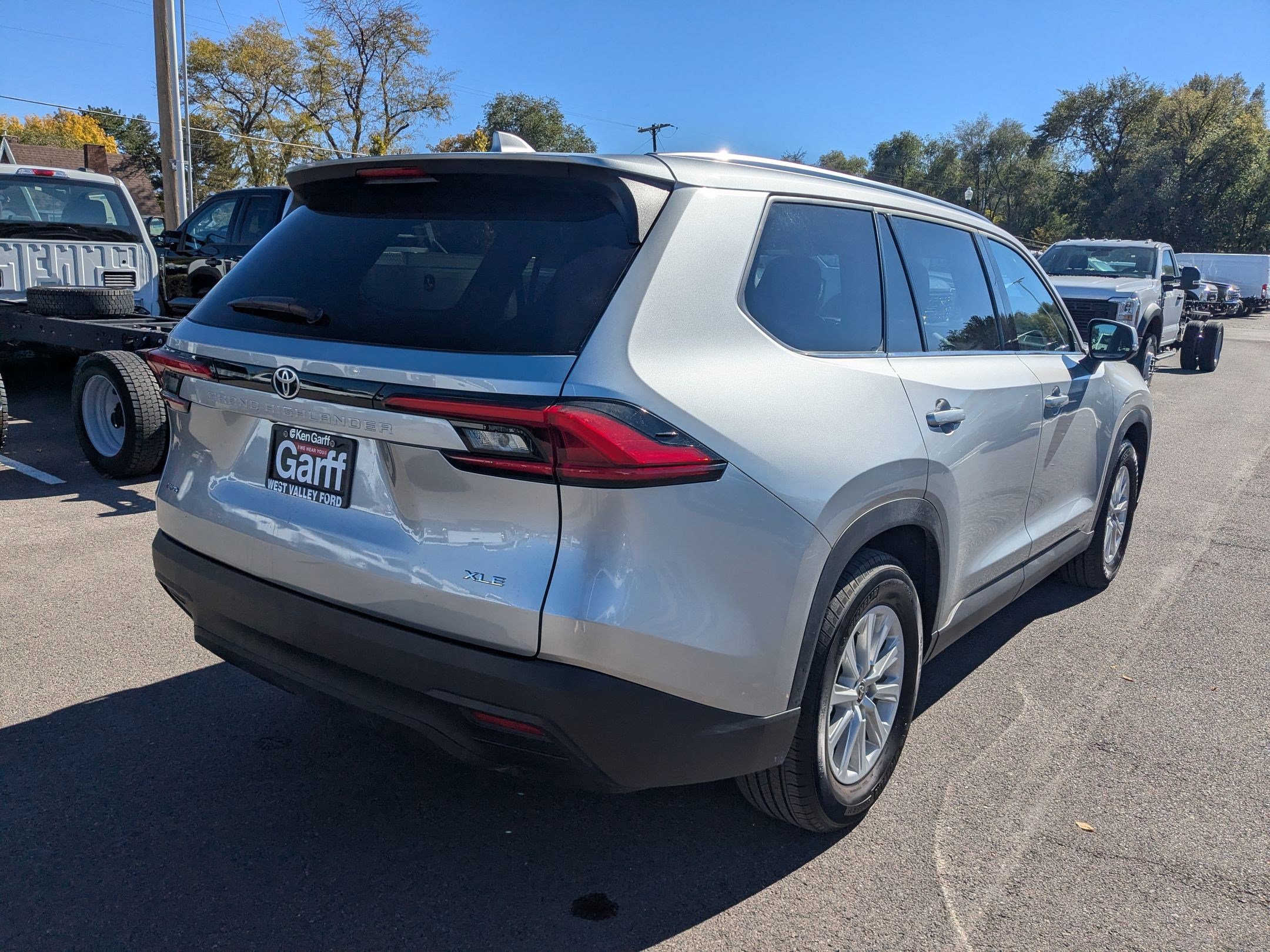 2024 Toyota Grand Highlander XLE photo 3