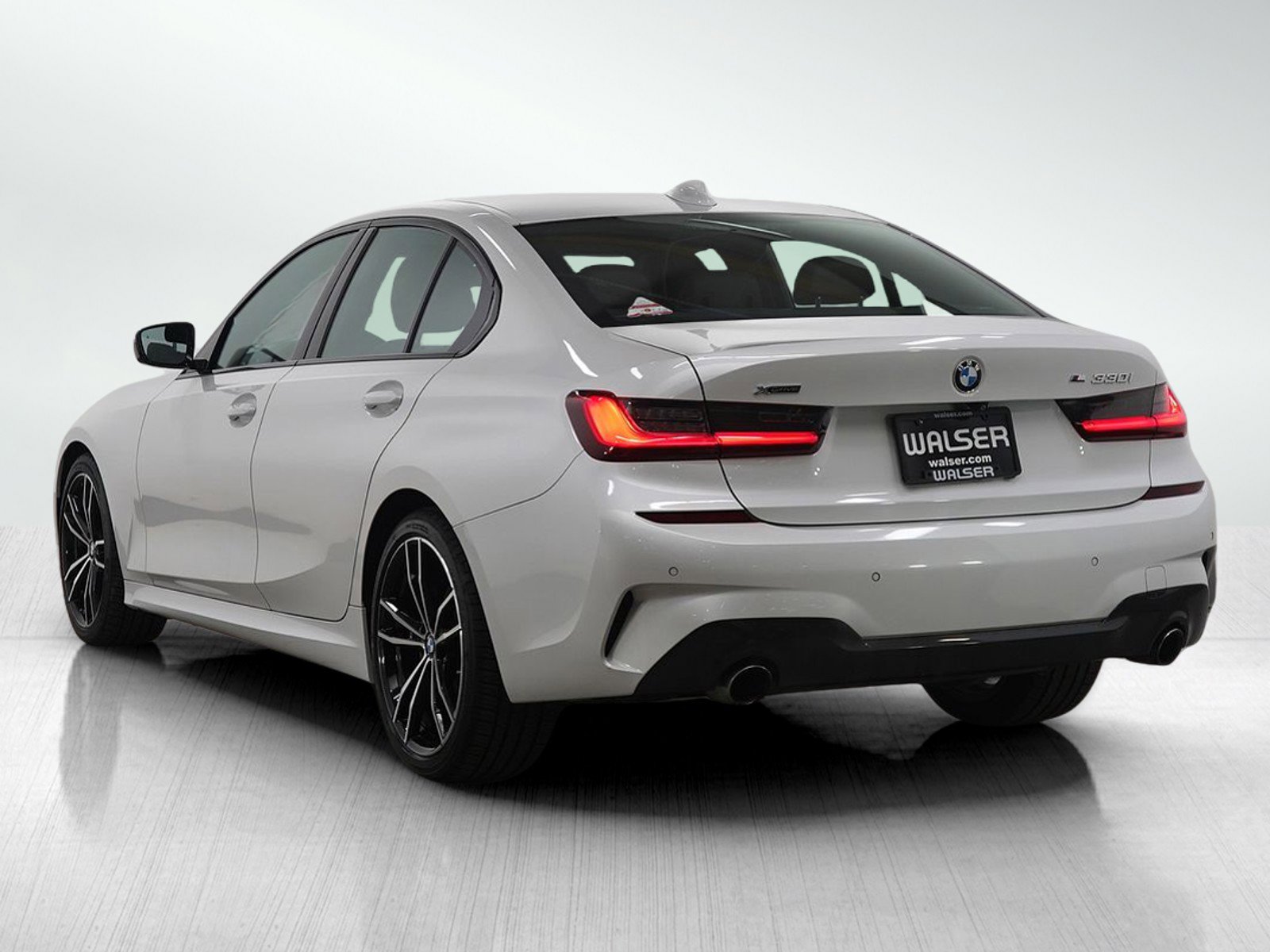 Used 2019 BMW 3 Series 330i with VIN WBA5R7C50KAJ81008 for sale in Burnsville, Minnesota