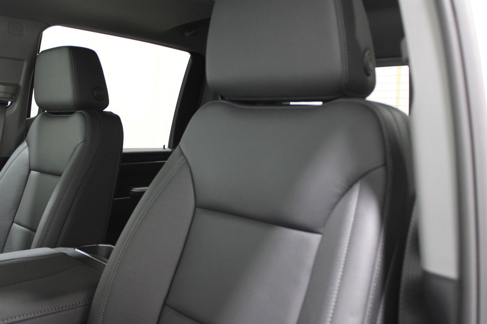 2025 Chevrolet Silverado 3500HD LTZ photo 4