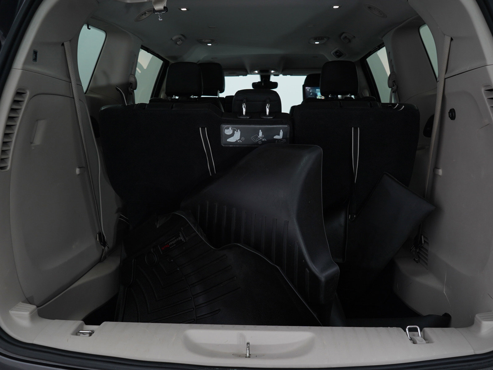 2017 Chrysler Pacifica Touring Plus photo 17
