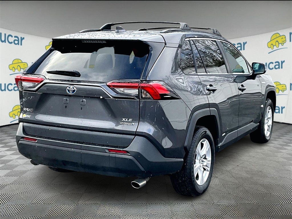 2020 Toyota RAV4 Hybrid XLE photo 4