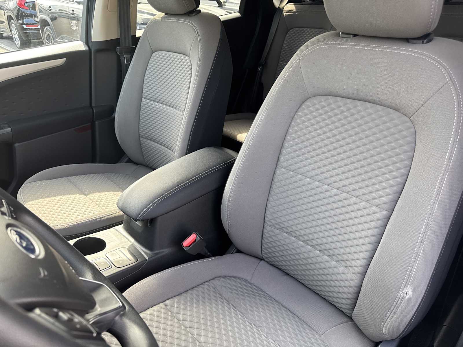 2020 Ford Escape SE photo 17