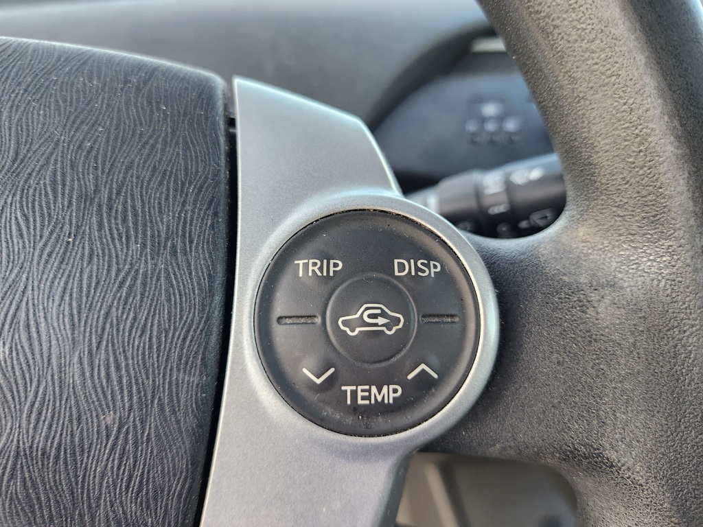 2010 Toyota Prius Three photo 9