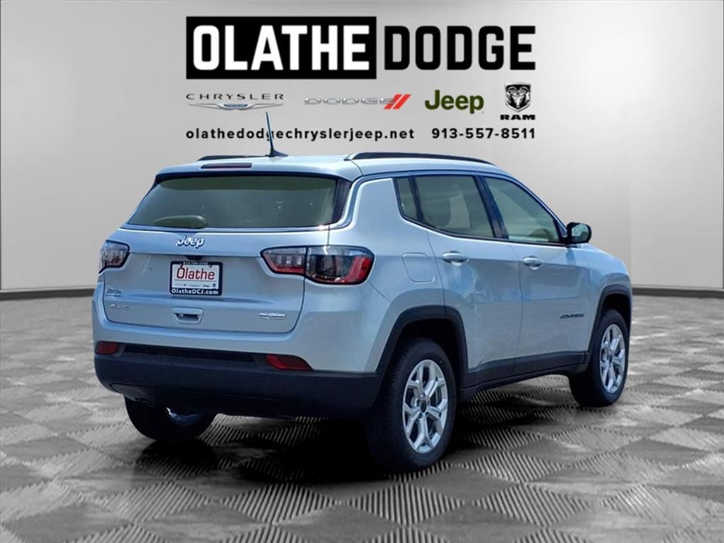 2025 Jeep Compass North Edition Latitude photo 23