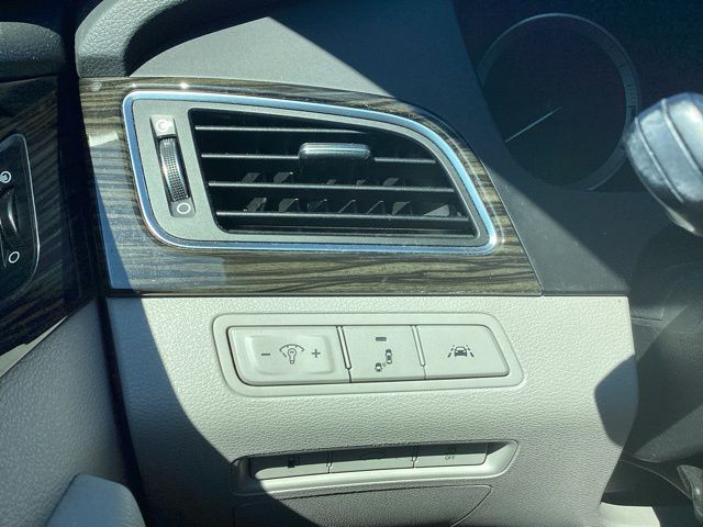 2017 Hyundai Sonata Limited photo 38