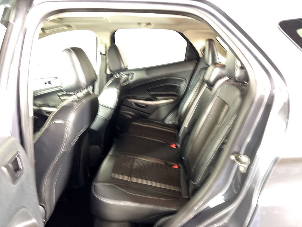 2020 Ford EcoSport SES photo 21