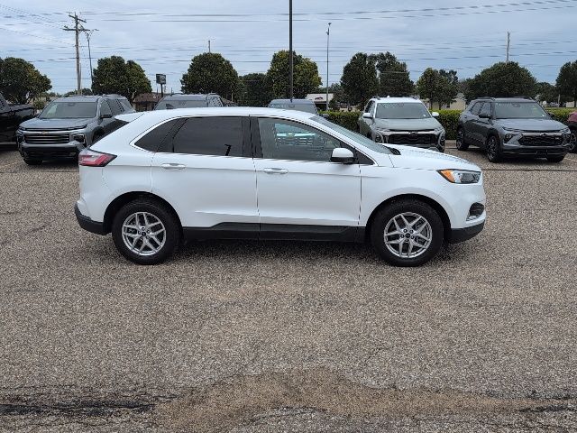2022 Ford Edge SEL photo 13