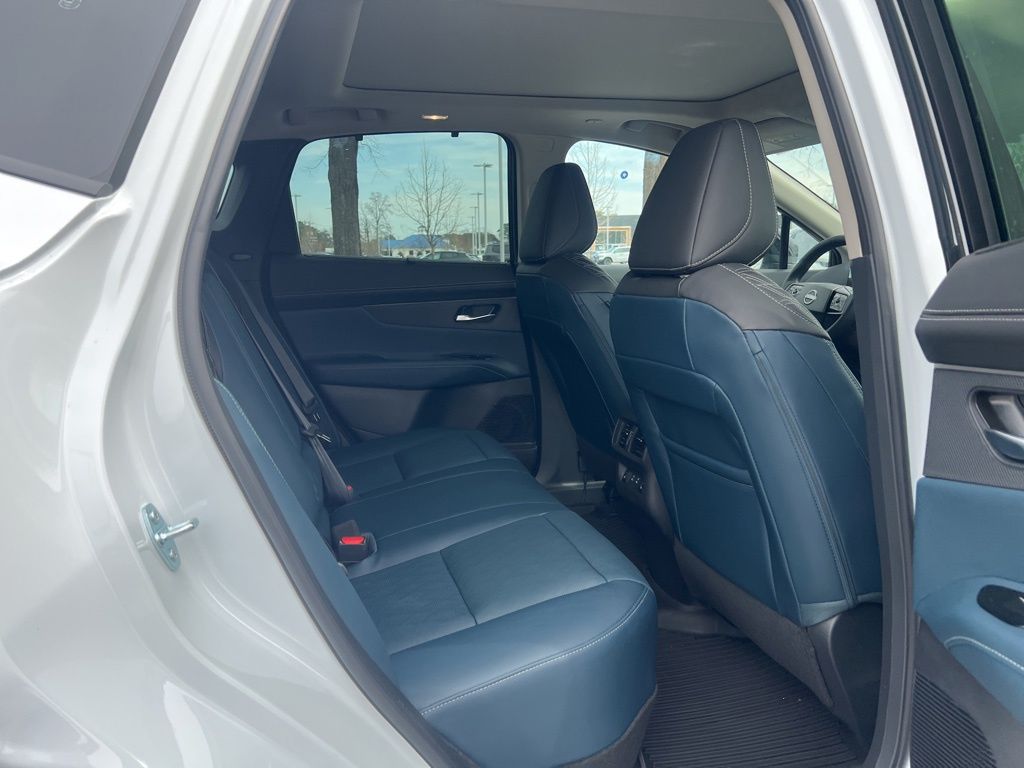 2025 Nissan Murano Platinum photo 16