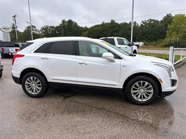 2017 Cadillac XT5 Luxury photo 2